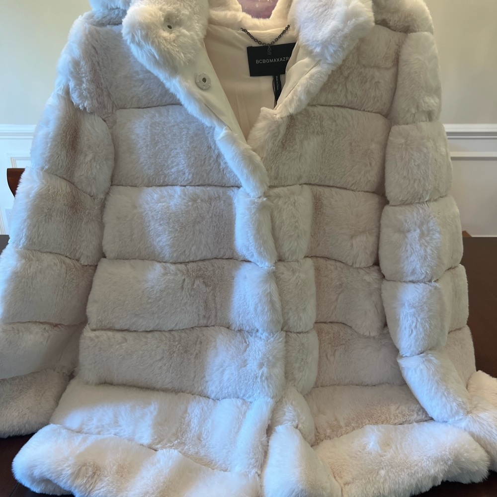 BCBG Max Azria Faux Fur hooded NWT Size Large
